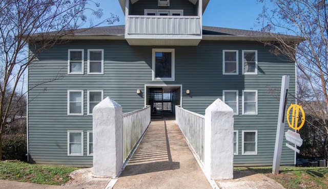 Ridge Retreats- Groups/King Beds/Parking/3 Units
