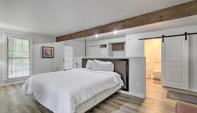 Riverdale Studio ~ 18 Mi to Downtown Atlanta!
