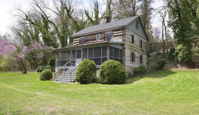 Riverfront Cabin! Farm, Kayaks & Trail (DB)