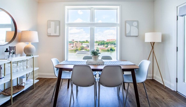 Riverfront Condo - Downtown & River Views/Access!