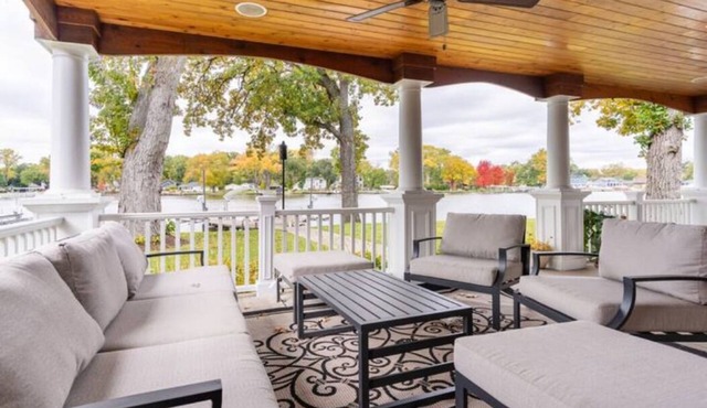 Riverfront Retreat on the Fox River in McHenry