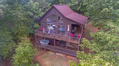 ROMANTIC TIP TOP hideaway, ONE NIGHT stays available , HELEN WATER TUBING 10 MIN DRIVE