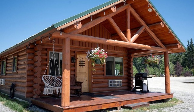 Rustic-Chic Log Cabin with King Bed & Kitchen | Bonners Ferry, Idaho Retreat in Bonners Ferry