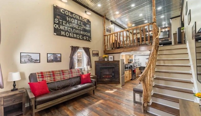 Rustic Loft @ historic Colonnade Hotel in Eureka