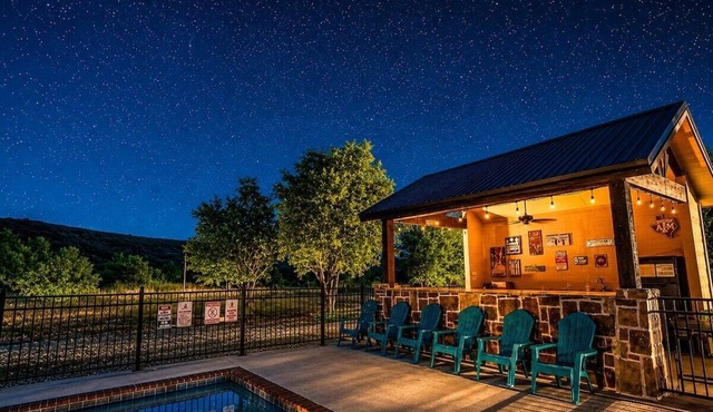 Rustic Riviera~Sleeps 31~Private Pool in Sabinal