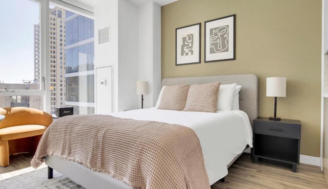 S Loop Studio w Lounge Pool Gym nr Grant Park CHI-761