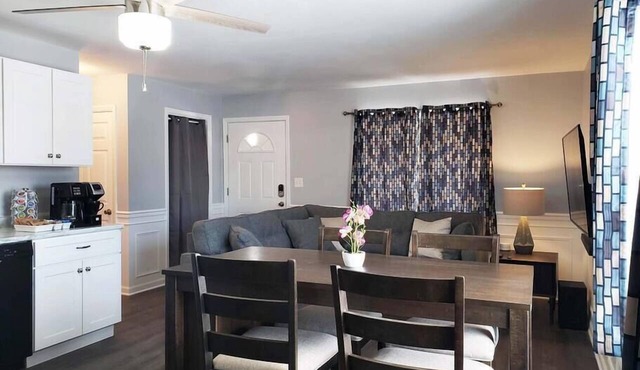 Saint Charles Private 2BD| River Trail, Forest Preserve!