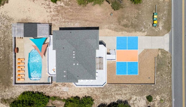 Salty Soul | Pool, Hot Tub, Pickleball, Whalehead