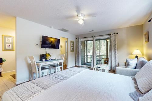 SB25B Clubhouse Villa Mini-Suite