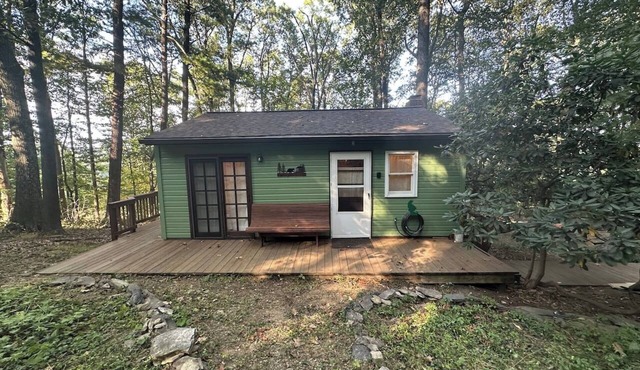 Secluded Orchard Cabin | Mountain Views, Wineries, & Peaceful Escape