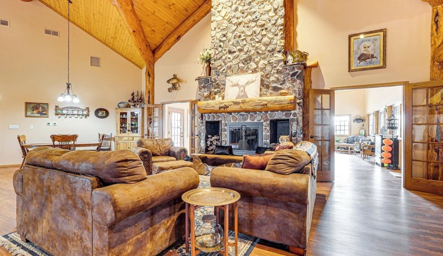 Secluded, Waterfront Home w/Patio in Craigville!