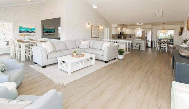 Semi oceanfront house with outdoor pool and cabana - steps to beach