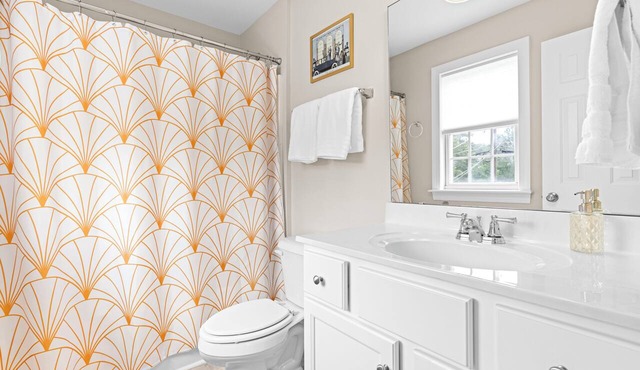 Serene 3-bedroom house with AC in charming Raleigh