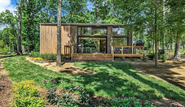 Serene Modern Tiny Home with Fiery Gizzard Reservoir Views Near Tracy City | Tennessee