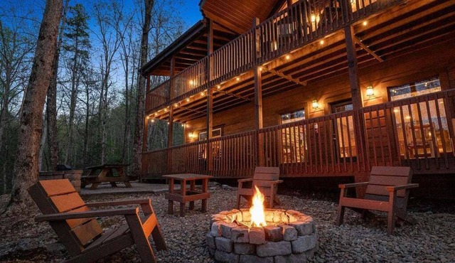Sevierville 127 - Seven Bedroom Villa, Sleeps 14