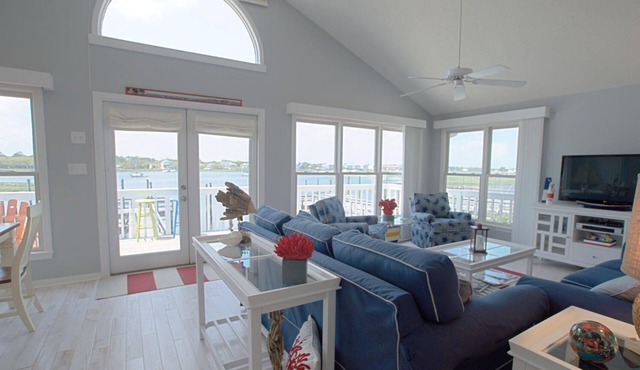 🚢Ship Faced: Canal front w/Private Boat Dock, Multiple Decks🚢