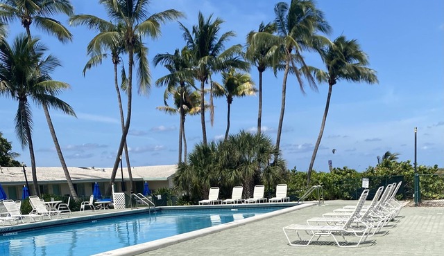 Silver Sands Beach Resort in Key Biscayne