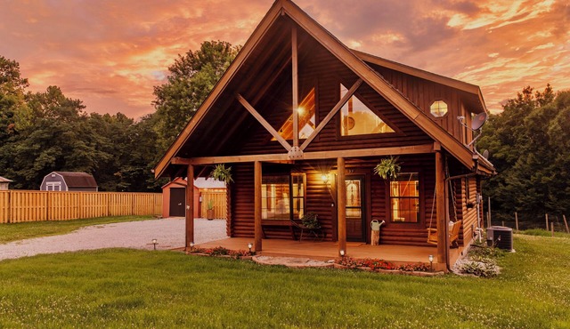 Sip on bourbon in the hot tub or by the fire pit! +hiking~ game shed~ & more!