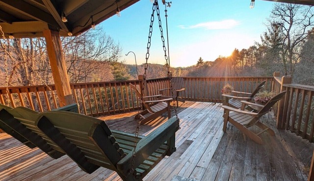 Sky Valley Views! Deck, Golf, 2 Kings