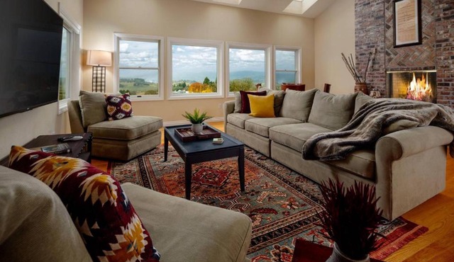 Skyview Villa in Newberg