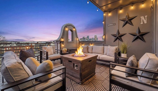 Sleeps 24! Broadway Views, Rooftops & Karaoke