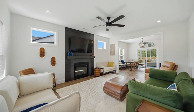 SoKno Retreat, Pool Table, Sunroom, 15 min-Knox, 35-Sevier