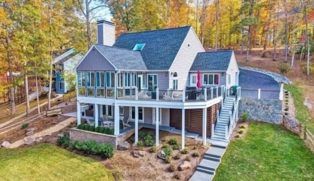 Sommerset: Wifi, kayaks,firepit, gentle fenced in yard, room for everyone