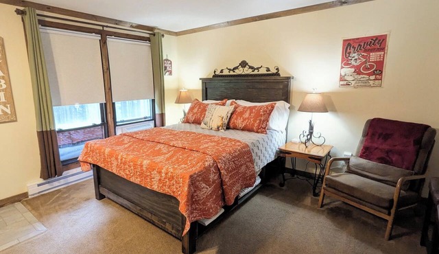 SPACIOUS 1st Flr Studio 3 min Walk 2 Slopes, Bike-friendly, Ridgewood #50