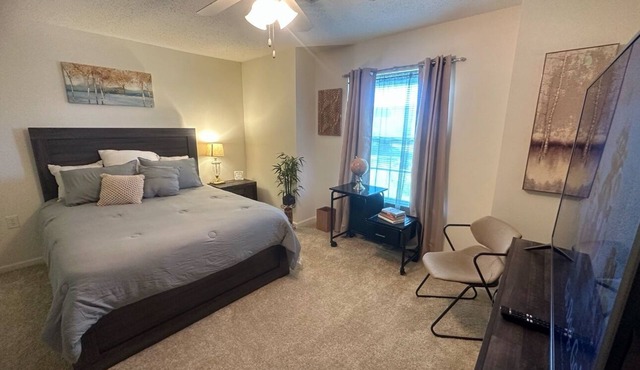 Spacious 2BR/2BA Balcony Beautiful Unit