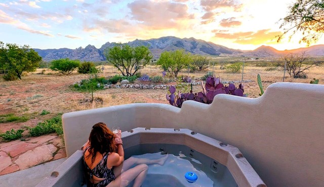 Spacious 2BR Getaway w/Hot Tub in Cochise County