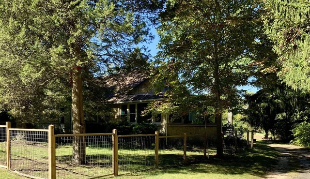 Spacious 3 BDR 3 BA 2 Acre property one minute from Lake Michigan-Dog Friendly!