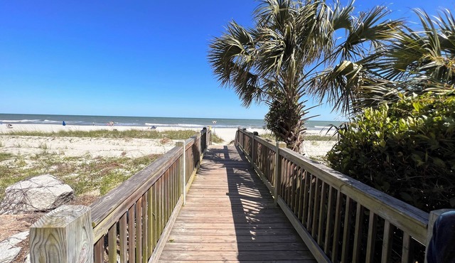 Spacious 3BR villa across from the ocean