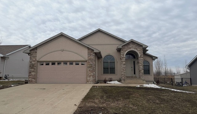 Spacious 5-bedroom house in peaceful Cedar Falls with newly finished basement in Cedar Falls