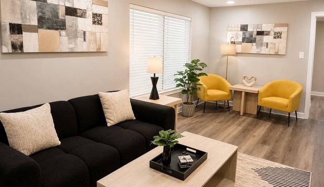 Spacious 5BD 2BA Home Close To Oakbrook