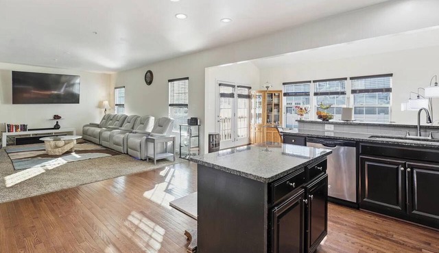 Spacious 5BR house in tranquil Wash DC community has Sauna, fitness, and more
