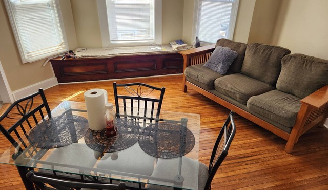 Spacious 6-bedroom house in charming Springfield with AC, WiFi in Springfield