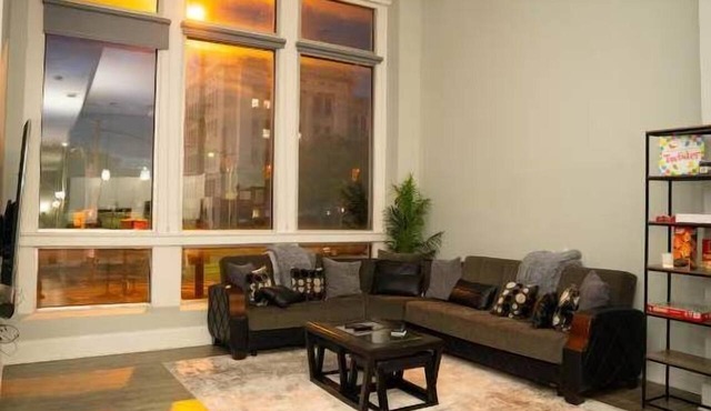 Spacious 6BR/6BA Downtown Bmore Retreat + Parking