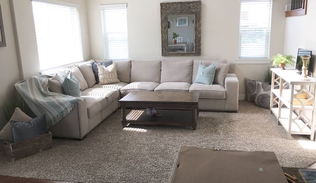 Spacious, beautifully decorated and fully equipped townhome in Orem