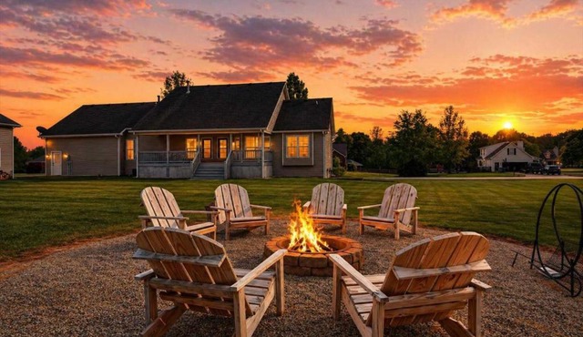 Spacious Buckner Retreat Theater & Game Room