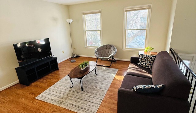 Spacious & Cozy 4 Bedroom House