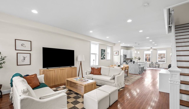 Spacious DC Retreat 6BR-3.5BA -Perfect for Groups