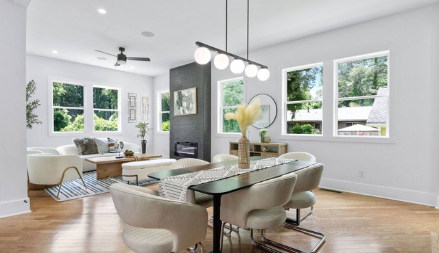 Spacious Executive Home Near Airport & Downtown Atlanta in College Park