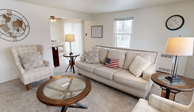 Spacious Executive Serviced Apartment in De Pere