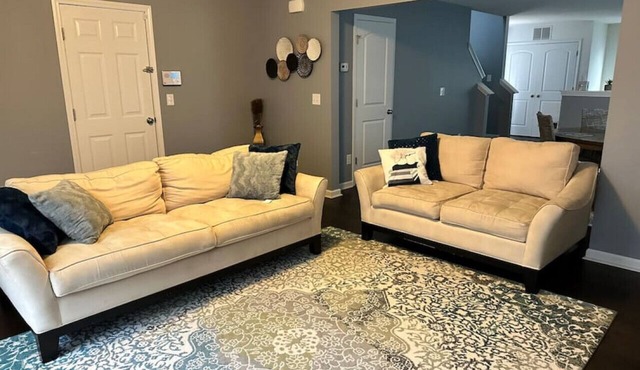 Spacious & Family Friendly 3BR | 10 Min to Uptown