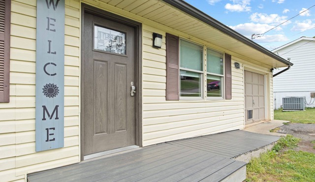 Spacious home - 10 Individual Beds - 5 Vehicle Maximum