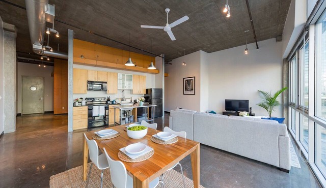 Spacious Loft in Trendy Gulch Neighborhood!