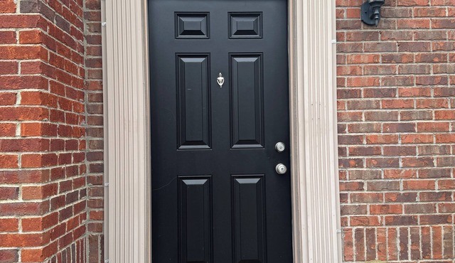 Spacious Quiet 2BR/2BA Frankfort Townhome