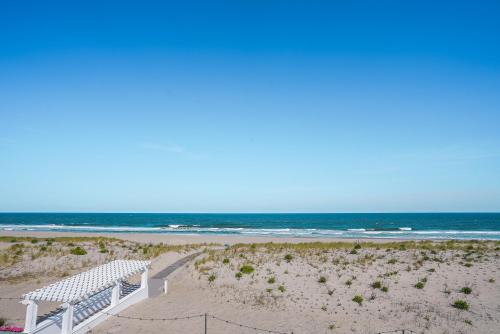 Spray Beach Oceanfront Hotel in Beach Haven