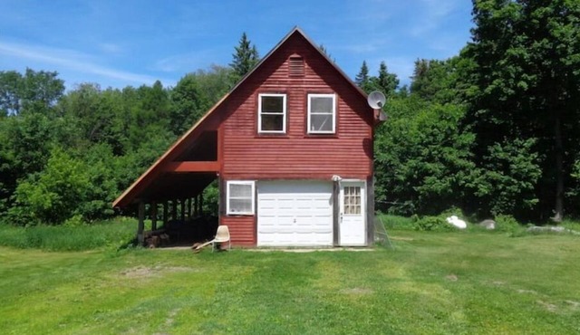 Spruce Mountain View House in Plainfield