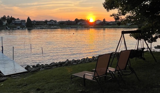 Start planning your fall get-away! Peaceful and relaxing at the lake! in Angola